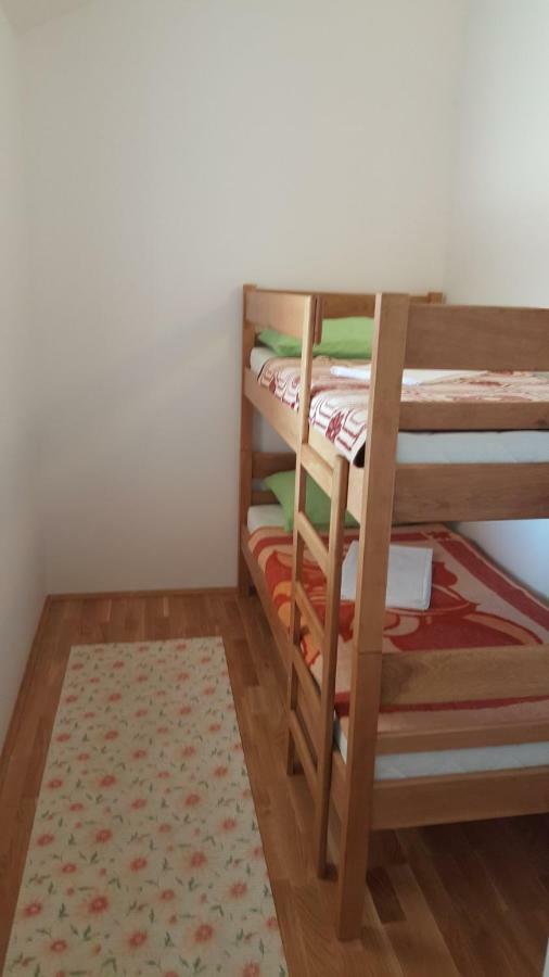 Apartmani Vesna Pinezići Екстериор снимка