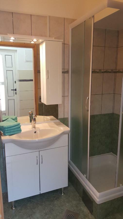 Apartmani Vesna Pinezići Екстериор снимка